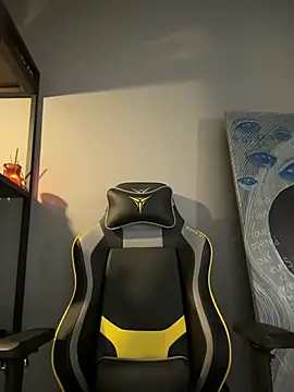 MariaTull online show from March 9, 2025, 4:33 pm