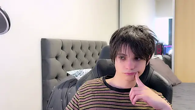 SasukeUhchiaa online show from January 4, 2025, 9:31 pm