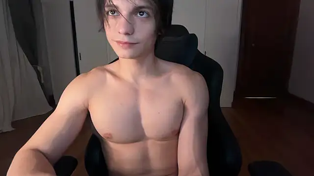 SasukeUhchiaa online show from December 14, 2025, 2:40 am