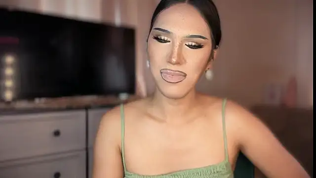 Ts glamxxxx online show from March 21, 2026, 4:03 am