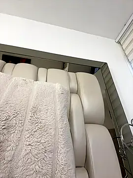 ALISSON FOXXX1 online show from December 18, 2025, 1:59 pm