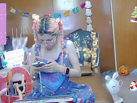 Skinygirl online show from October 28, 2025, 11:03 pm