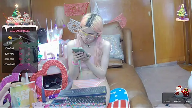 Skinygirl online show from February 26, 2025, 2:19 am