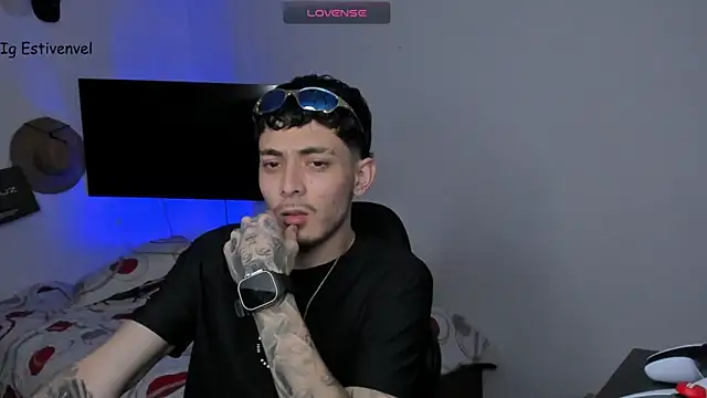 Snapshot of steve_latin chatting on November 4, 2025, 5:39 pm steve latin online show from November 4, 2025, 5:39 pm