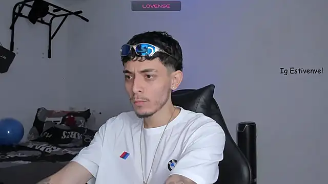 Snapshot of steve_latin chatting on October 23, 2025, 3:21 pm steve latin online show from October 23, 2025, 3:21 pm