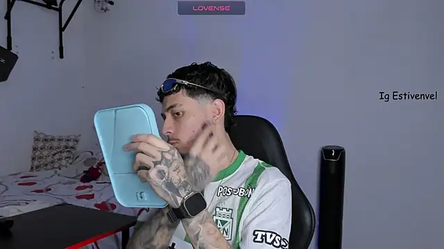 Snapshot of steve_latin chatting on October 27, 2025, 2:51 pm steve latin online show from October 27, 2025, 2:51 pm