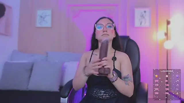 Snapshot of lucy_neil chatting on February 3, 2026, 2:53 am lucy neil online show from February 3, 2026, 2:53 am