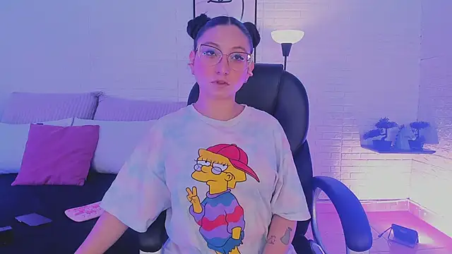 Snapshot of lucy_neil chatting on January 16, 2026, 2:37 am lucy neil online show from January 16, 2026, 2:37 am