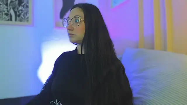 Snapshot of lucy_neil chatting on February 28, 2026, 2:33 am lucy neil online show from February 28, 2026, 2:33 am