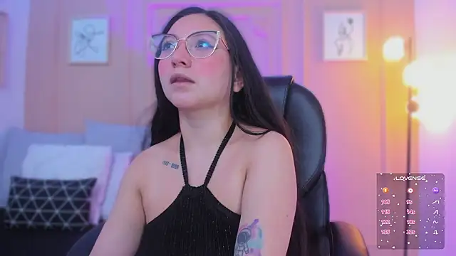 Snapshot of lucy_neil chatting on February 21, 2026, 2:35 am lucy neil online show from February 21, 2026, 2:35 am