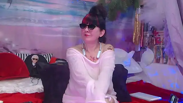 NightOrhideya online show from November 16, 2025, 3:22 am