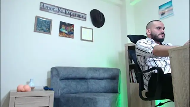 cowboyht online show from April 14, 2026, 4:39 am