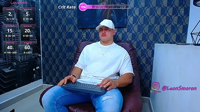 Leonsmoron online show from May 18, 2026, 12:22 am