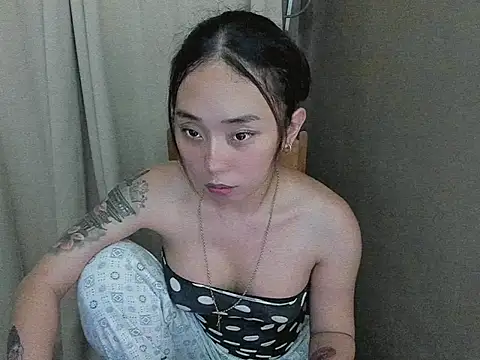 MissAyaCollins online show from November 7, 2025, 6:40 am