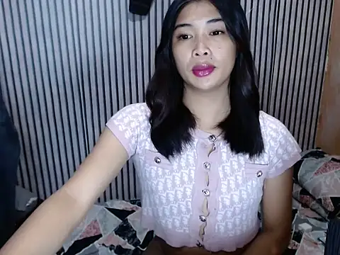 Maria-Moore online show from September 30, 2025, 2:12 pm