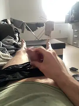 Snapshot of oroszlanw chatting on February 26, 2025, 3:21 pm oroszlanw online show from February 26, 2025, 3:21 pm