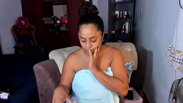 BellaKarla online show from July 29, 2026, 11:15 pm