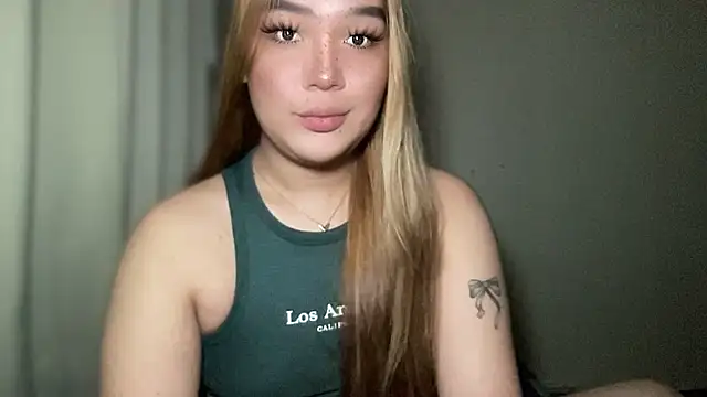 Snapshot of MissCataleyaxxx chatting on February 5, 2025, 1:47 am MissCataleyaxxx online show from February 5, 2025, 1:47 am