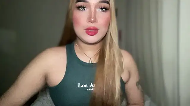 Snapshot of MissCataleyaxxx chatting on March 11, 2025, 1:59 am MissCataleyaxxx online show from March 11, 2025, 1:59 am