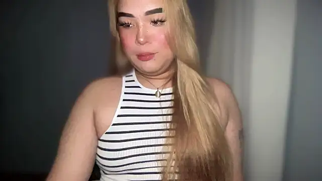 Snapshot of MissCataleyaxxx chatting on October 12, 2025, 1:18 am MissCataleyaxxx online show from October 12, 2025, 1:18 am