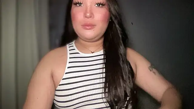 Snapshot of MissCataleyaxxx chatting on November 28, 2025, 12:33 am MissCataleyaxxx online show from November 28, 2025, 12:33 am