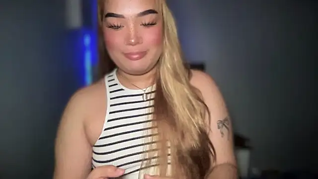 Snapshot of MissCataleyaxxx chatting on September 12, 2025, 2:01 am MissCataleyaxxx online show from September 12, 2025, 2:01 am