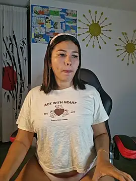 caylinhot7 online show from October 20, 2025, 4:47 am