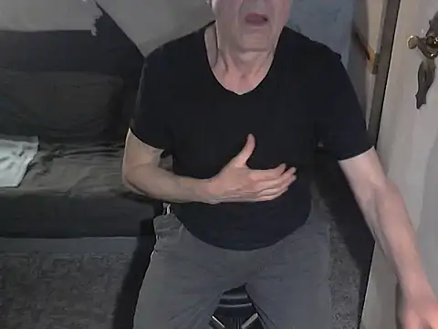 kiam471 online show from April 3, 2026, 8:48 pm