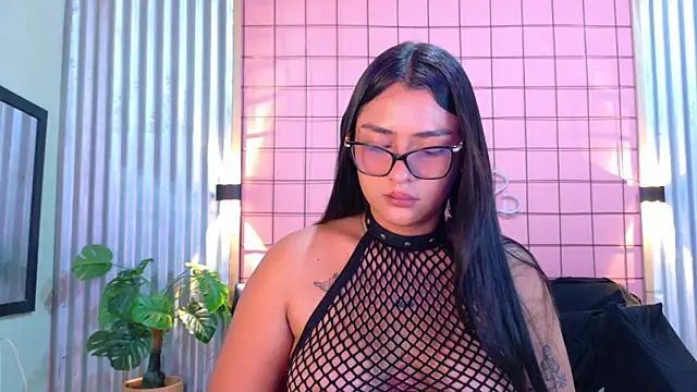 mensia hernandz online show from July 28, 2026, 2:13 pm