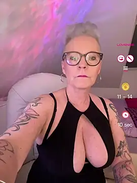 Snapshot of German_Milf chatting on May 6, 2026, 1:26 pm German Milf online show from May 6, 2026, 1:26 pm