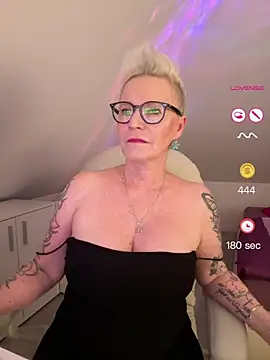 Snapshot of German_Milf chatting on May 28, 2026, 1:06 pm German Milf online show from May 28, 2026, 1:06 pm