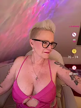 Snapshot of German_Milf chatting on May 29, 2026, 1:17 pm German Milf online show from May 29, 2026, 1:17 pm