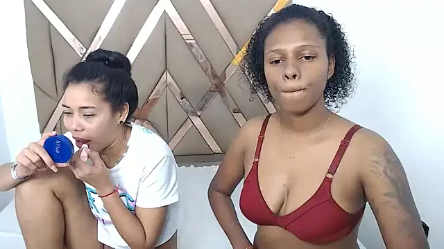 Snapshot of lizeth_keilyn chatting on April 1, 2026, 2:03 pm lizeth keilyn online show from April 1, 2026, 2:03 pm