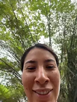 daniela henao online show from July 29, 2026, 9:03 pm