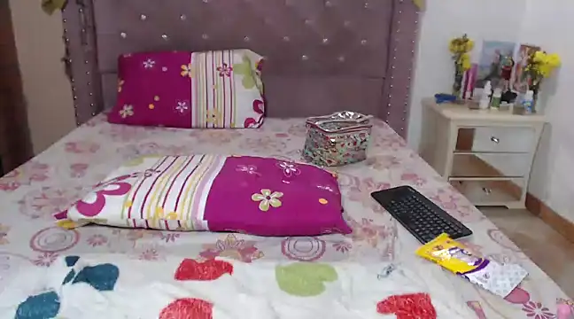 Snapshot of isabelle_adj chatting on February 13, 2025, 7:56 am isabelle adj online show from February 13, 2025, 7:56 am