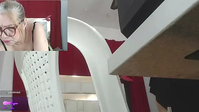 Snapshot of candyrojas chatting on February 28, 2026, 8:36 am candyrojas online show from February 28, 2026, 8:36 am