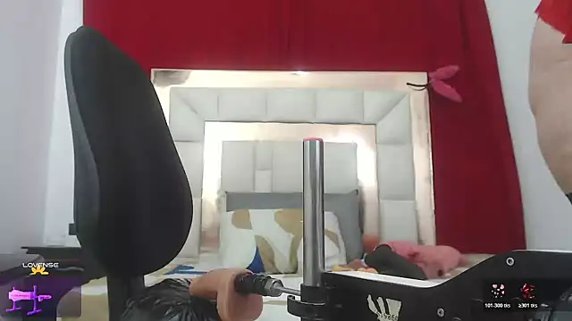 Snapshot of candyrojas chatting on February 18, 2026, 8:00 am candyrojas online show from February 18, 2026, 8:00 am