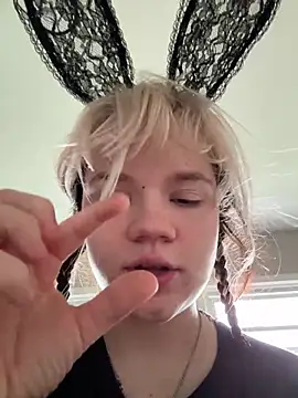 Cutiepiespanks online show from April 5, 2026, 7:09 pm