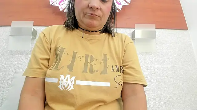 Snapshot of allice_green chatting on February 17, 2026, 2:31 am allice green online show from February 17, 2026, 2:31 am