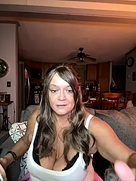 cowgirlc online show from September 28, 2025, 3:02 am