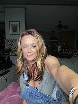 cowgirlc online show from March 26, 2026, 2:32 am