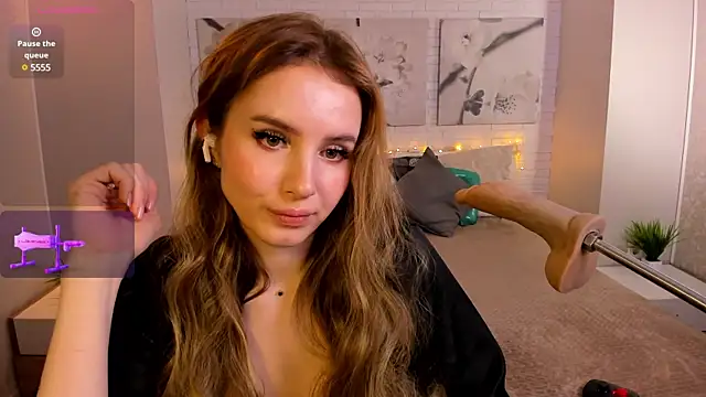 Snapshot of Betty_June chatting on February 15, 2025, 10:00 pm Betty June online show from February 15, 2025, 10:00 pm