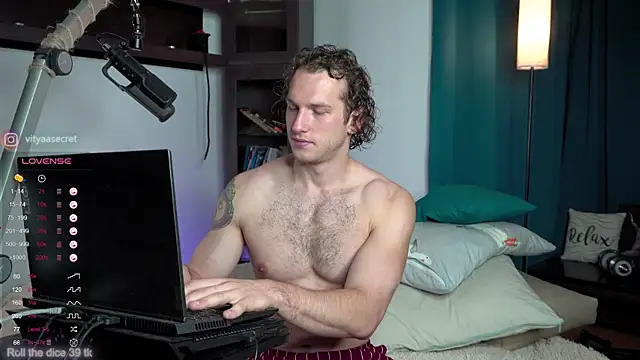 VIktorSecret online show from October 21, 2025, 4:56 am