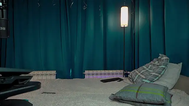 VIktorSecret online show from April 11, 2026, 12:31 pm