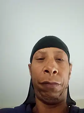 Snapshot of Vybezmaster chatting on November 18, 2025, 8:23 pm Vybezmaster online show from November 18, 2025, 8:23 pm