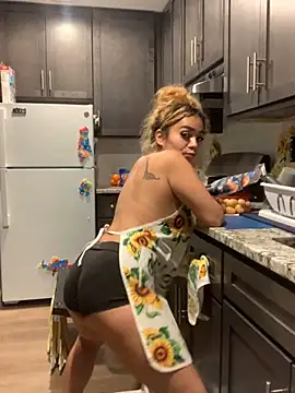 Sexxxyluna28 online show from December 28, 2024, 11:37 pm