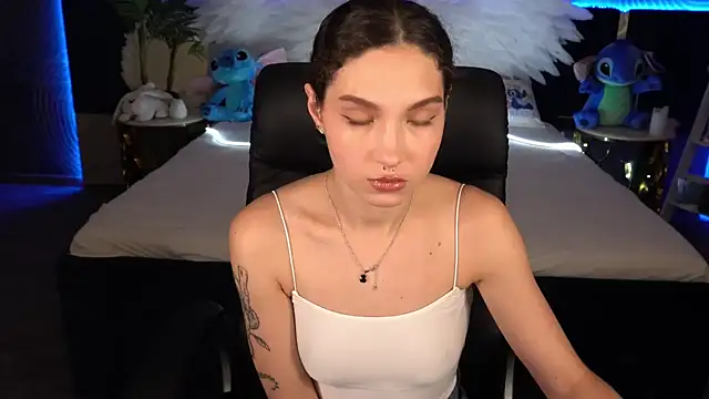 BabyFlowerr online show from October 20, 2025, 6:52 pm