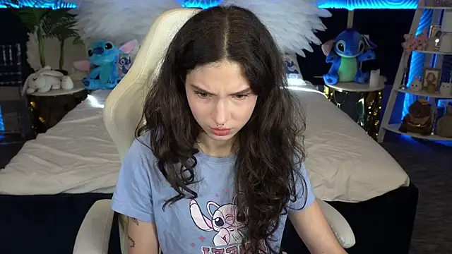 BabyFlowerr online show from October 13, 2025, 7:04 pm