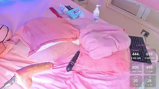 Snapshot of Saekohofman chatting on September 24, 2025, 4:13 pm Saekohofman online show from September 24, 2025, 4:13 pm