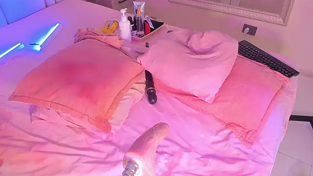 Snapshot of Saekohofman chatting on November 15, 2025, 5:17 pm Saekohofman online show from November 15, 2025, 5:17 pm